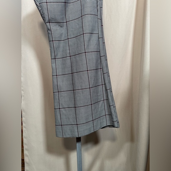 Studio By Torrid ALine Flare Grey Black Pink Houndstooth Print Trousers Size 24R - Picture 4 of 8